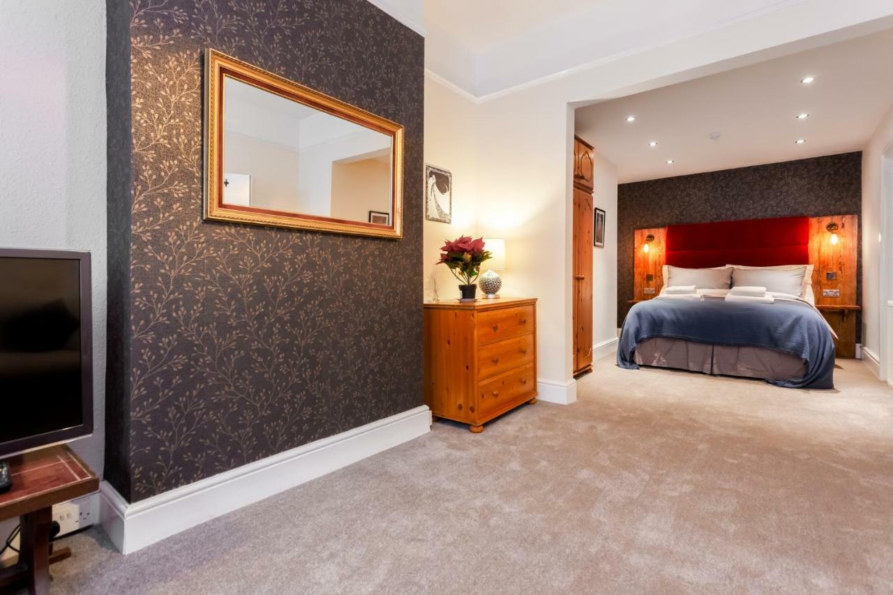 Gorgeous Town Centre Apt With Courtyard Garden Bournemouth Eksteriør billede