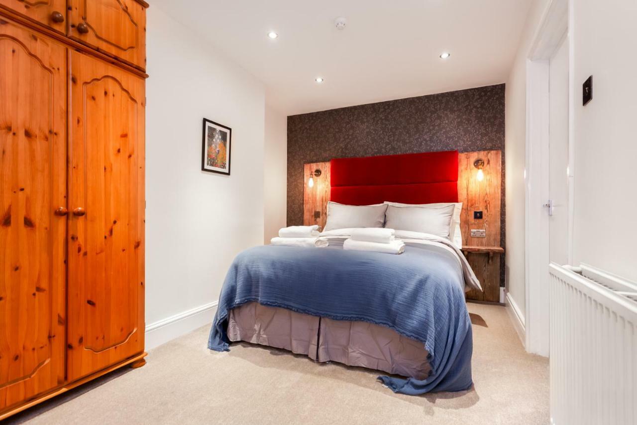 Gorgeous Town Centre Apt With Courtyard Garden Bournemouth Eksteriør billede