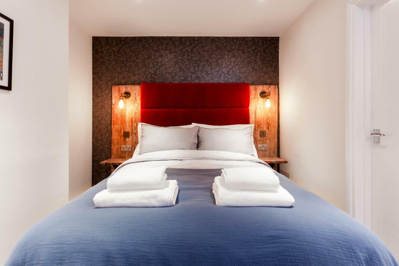 Gorgeous Town Centre Apt With Courtyard Garden Bournemouth Eksteriør billede