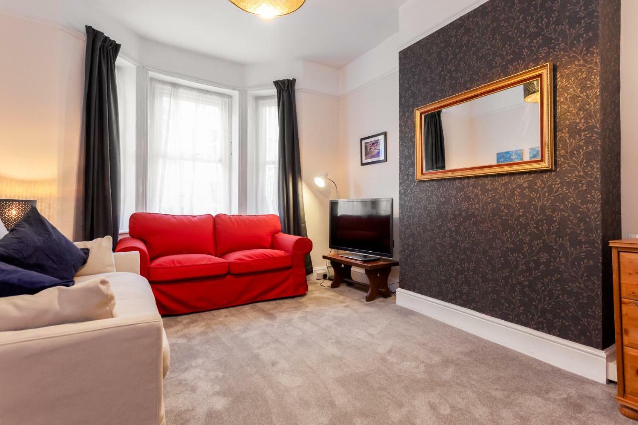 Gorgeous Town Centre Apt With Courtyard Garden Bournemouth Eksteriør billede